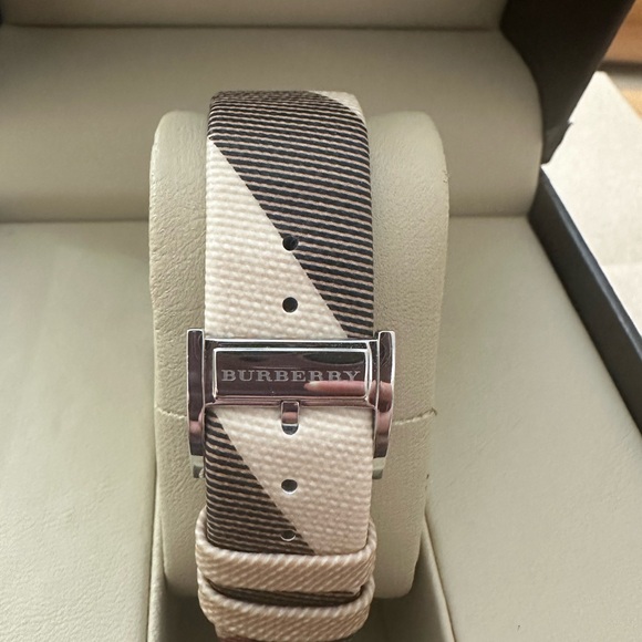 Burberry ladies watch - Picture 3 of 5